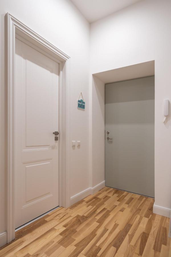 Lacplesa24 - Modern Studios In Riga City Center Luaran gambar